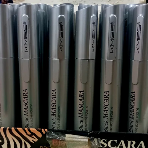 ریمل مشکی چشم