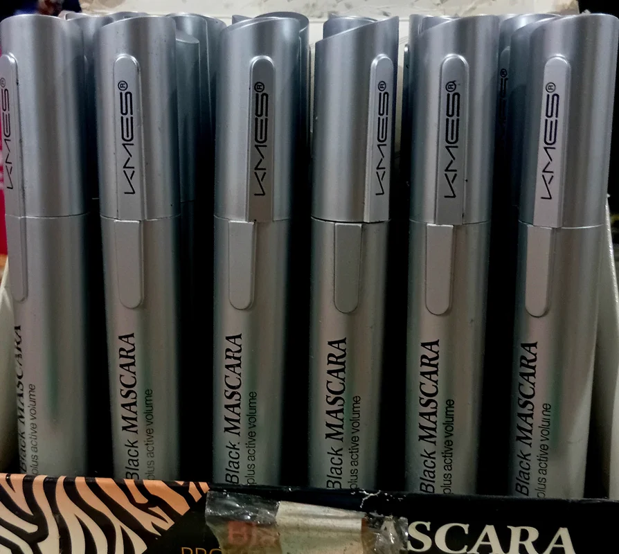 ریمل مشکی چشم